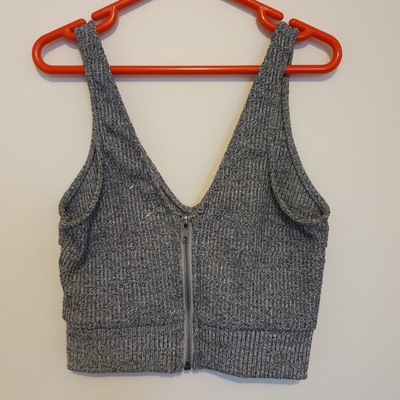 Cropped grey singlet - Picture 2 of 2
